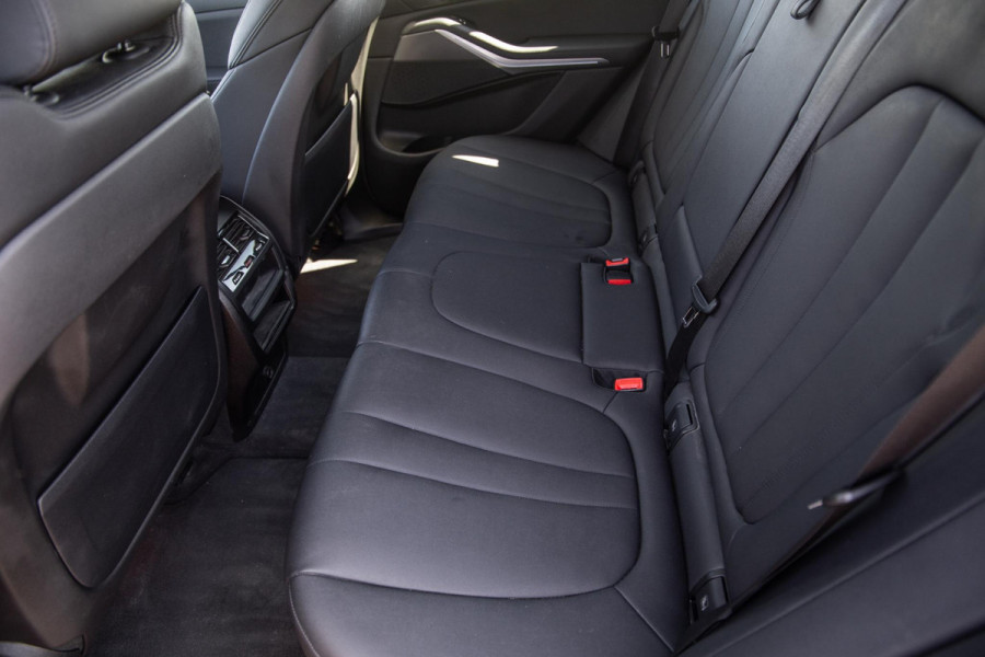 BMW X5 xDrive45e Executive CARPLAY / CAMERA / DEALER ONDERHOUDEN / ZWART LEER / STOELVERWARMING
