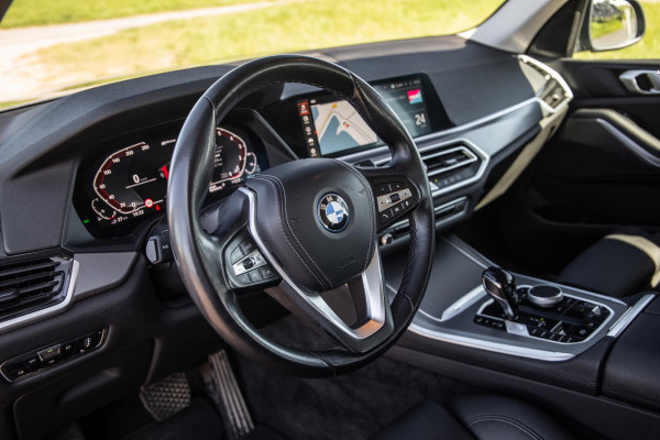 BMW X5 xDrive45e Executive CARPLAY / CAMERA / DEALER ONDERHOUDEN / ZWART LEER / STOELVERWARMING