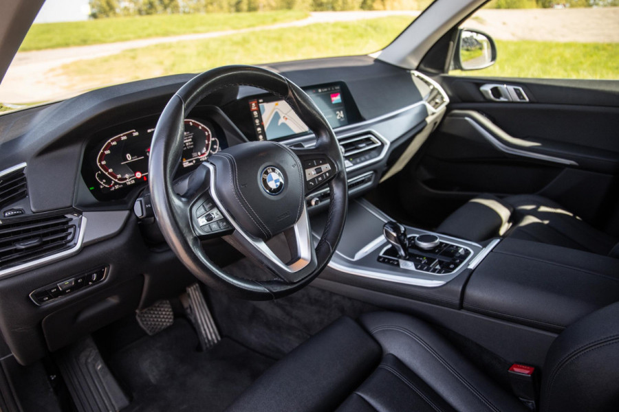 BMW X5 xDrive45e Executive CARPLAY / CAMERA / DEALER ONDERHOUDEN / ZWART LEER / STOELVERWARMING