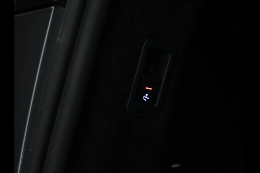 Audi Q4 e-tron 40 Launch edition Advanced Plus 77 kWh [TREKHAAK ELEKTRISCH UITKLAPBAAR, APPLE CARPLAY, ANDROID, SONOS AUDIO, STOELVERWARMING, ADAPTIVE CRUISE, CAMERA, CLIMATE, NIEUWSTAAT]
