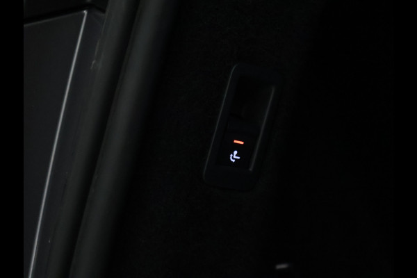 Audi Q4 e-tron 40 Launch edition Advanced Plus 77 kWh [TREKHAAK ELEKTRISCH UITKLAPBAAR, APPLE CARPLAY, ANDROID, SONOS AUDIO, STOELVERWARMING, ADAPTIVE CRUISE, CAMERA, CLIMATE, NIEUWSTAAT]