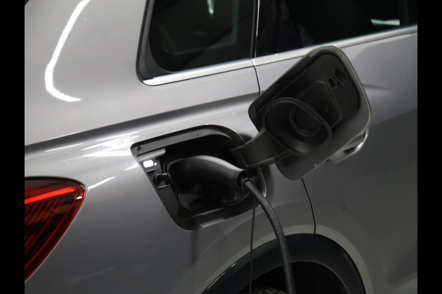Audi Q4 e-tron 40 Launch edition Advanced Plus 77 kWh [TREKHAAK ELEKTRISCH UITKLAPBAAR, APPLE CARPLAY, ANDROID, SONOS AUDIO, STOELVERWARMING, ADAPTIVE CRUISE, CAMERA, CLIMATE, NIEUWSTAAT]