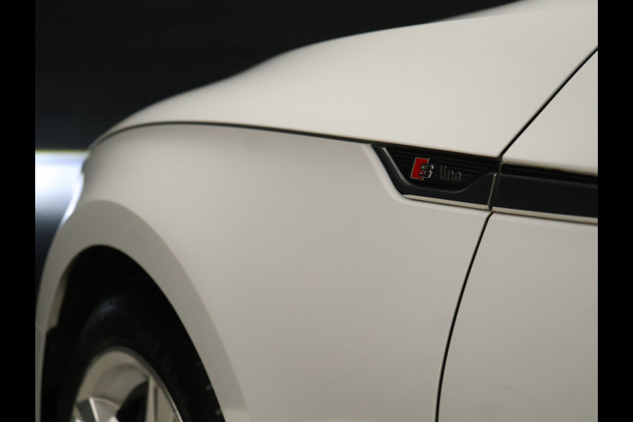 Audi A5 Sportback 40 TFSI S Line Sport [SCHUIFKANTELDAK, STUURVERWARMING, STOELVERWARMING, PDC V+A, BLUETOOTH, CRUISE, CLIMATE, NIEUWSTAAT]