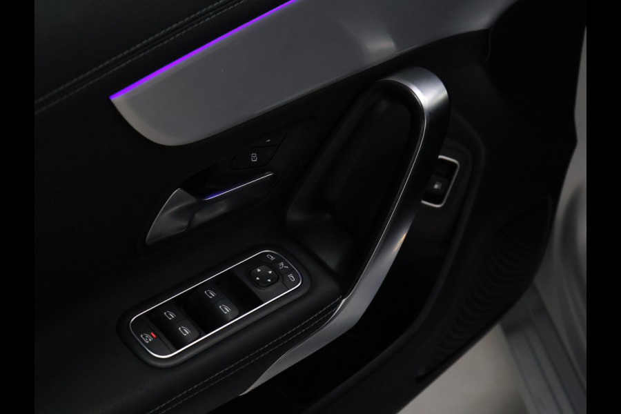 Mercedes-Benz CLA-Klasse 250 e Luxury Line [SCHUIFKANTELDAK, APPLE CARPLAY, ANDROID, VOL LEDER, STOELVERWARMING, CAMERA, PDC 360, CRUISE, CLIMATE, NIEUWSTAAT]