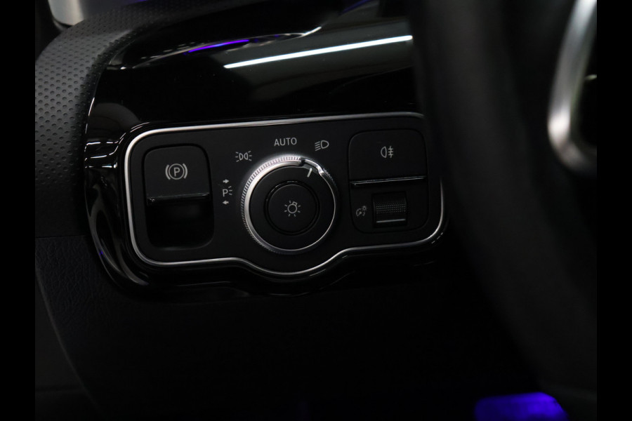 Mercedes-Benz CLA-Klasse 250 e Luxury Line [SCHUIFKANTELDAK, APPLE CARPLAY, ANDROID, VOL LEDER, STOELVERWARMING, CAMERA, PDC 360, CRUISE, CLIMATE, NIEUWSTAAT]