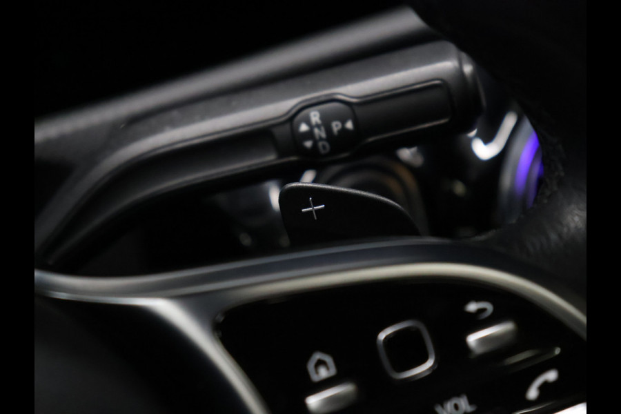 Mercedes-Benz CLA-Klasse 250 e Luxury Line [SCHUIFKANTELDAK, APPLE CARPLAY, ANDROID, VOL LEDER, STOELVERWARMING, CAMERA, PDC 360, CRUISE, CLIMATE, NIEUWSTAAT]