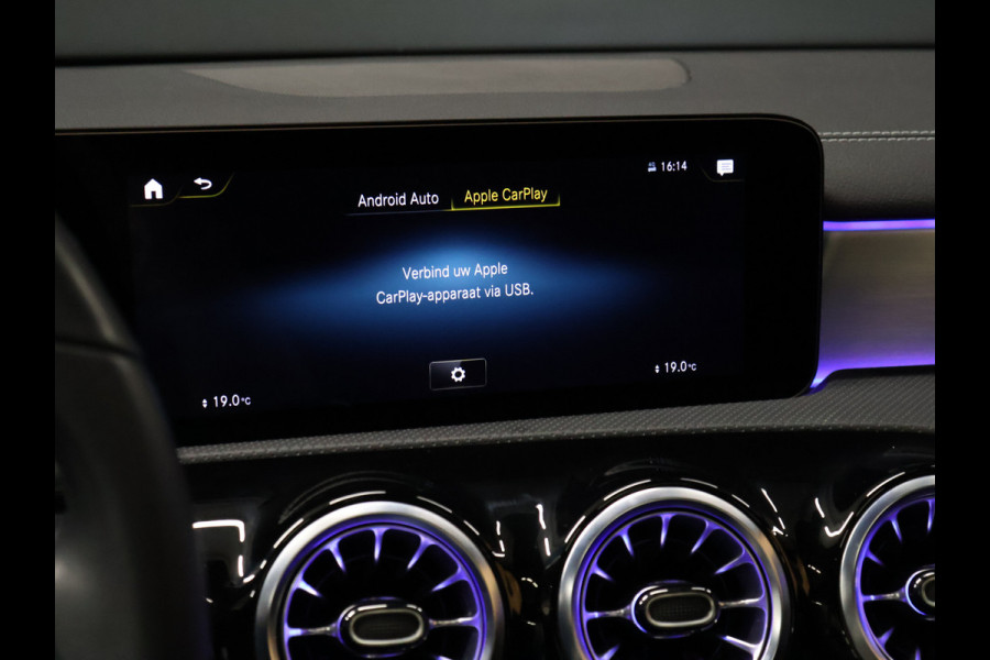 Mercedes-Benz CLA-Klasse 250 e Luxury Line [SCHUIFKANTELDAK, APPLE CARPLAY, ANDROID, VOL LEDER, STOELVERWARMING, CAMERA, PDC 360, CRUISE, CLIMATE, NIEUWSTAAT]