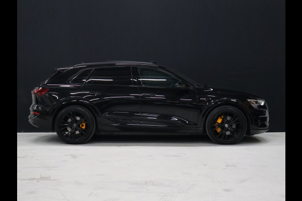 Audi e-tron e-tron 55 quattro advanced 95 kWh [SCHUIFKANTELDAK, BANG & OLUFSEN, MEMORY SEATS, AFNEEMBARE TREKHAAK, APPLE CARPLAY, ANDROID, HEAD-UP, 360 CAMERA, ADAPTIVE CRUISE, CLIMATE, NIEUWSTAAT]