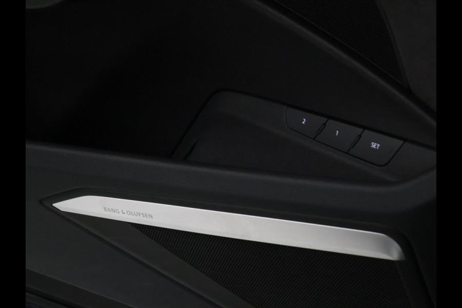 Audi e-tron e-tron 55 quattro advanced 95 kWh [SCHUIFKANTELDAK, BANG & OLUFSEN, MEMORY SEATS, AFNEEMBARE TREKHAAK, APPLE CARPLAY, ANDROID, HEAD-UP, 360 CAMERA, ADAPTIVE CRUISE, CLIMATE, NIEUWSTAAT]