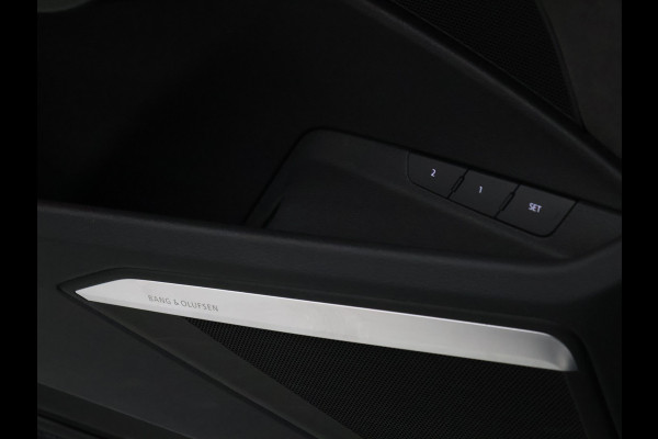 Audi e-tron e-tron 55 quattro advanced 95 kWh [SCHUIFKANTELDAK, BANG & OLUFSEN, MEMORY SEATS, AFNEEMBARE TREKHAAK, APPLE CARPLAY, ANDROID, HEAD-UP, 360 CAMERA, ADAPTIVE CRUISE, CLIMATE, NIEUWSTAAT]