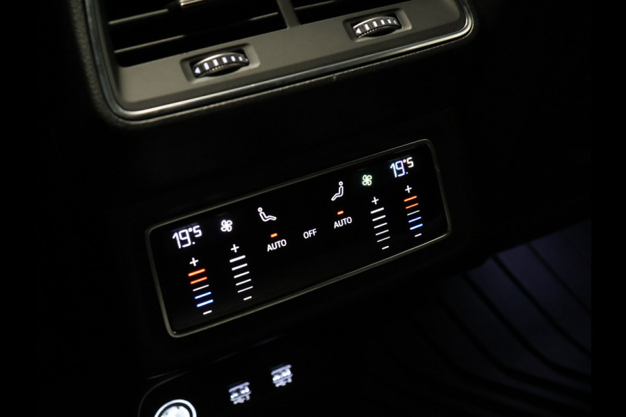 Audi e-tron e-tron 55 quattro advanced 95 kWh [SCHUIFKANTELDAK, BANG & OLUFSEN, MEMORY SEATS, AFNEEMBARE TREKHAAK, APPLE CARPLAY, ANDROID, HEAD-UP, 360 CAMERA, ADAPTIVE CRUISE, CLIMATE, NIEUWSTAAT]