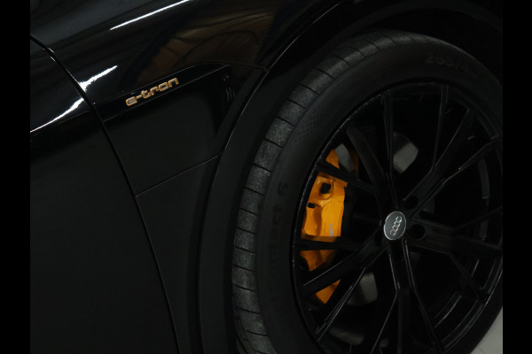 Audi e-tron e-tron 55 quattro advanced 95 kWh [SCHUIFKANTELDAK, BANG & OLUFSEN, MEMORY SEATS, AFNEEMBARE TREKHAAK, APPLE CARPLAY, ANDROID, HEAD-UP, 360 CAMERA, ADAPTIVE CRUISE, CLIMATE, NIEUWSTAAT]