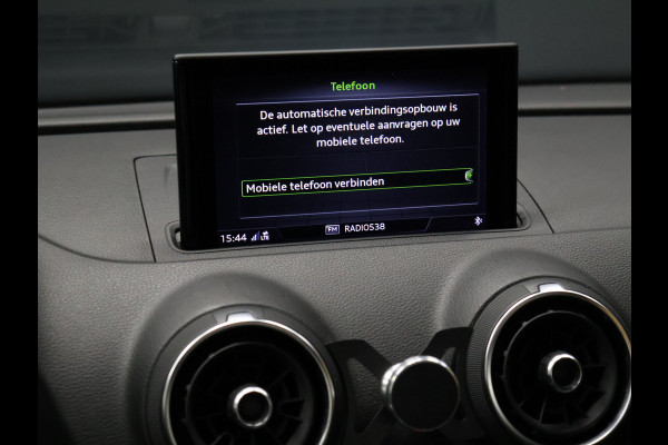 Audi A3 Limousine 35 TFSI CoD Pro Line [SCHUIFKANTELDAK, STOELVERWARMING, CAMERA, PDC V+A, VOL LEDER, CRUISE, BLUETOOTH, CLIMATE, NIEUWSTAAT]