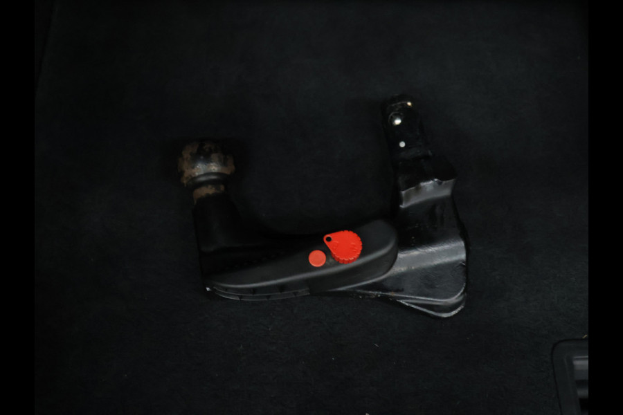 Audi A3 Sportback 40 TFSI e Sport S Line [APPLE CARPLAY, ANDROID, STOELVERWARMING, VOL LEDER, CAMERA, PDC 360, CRUISE, CLIMATE, TREKHAAK AFNEEMBAAR, NIEUWSTAAT]