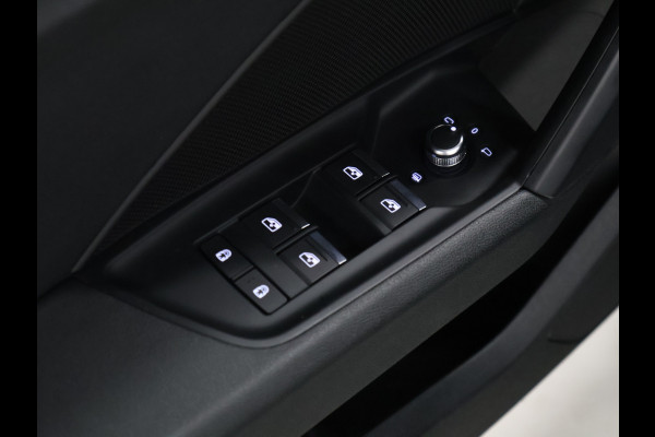 Audi A3 Sportback 40 TFSI e Sport S Line [APPLE CARPLAY, ANDROID, STOELVERWARMING, VOL LEDER, CAMERA, PDC 360, CRUISE, CLIMATE, TREKHAAK AFNEEMBAAR, NIEUWSTAAT]