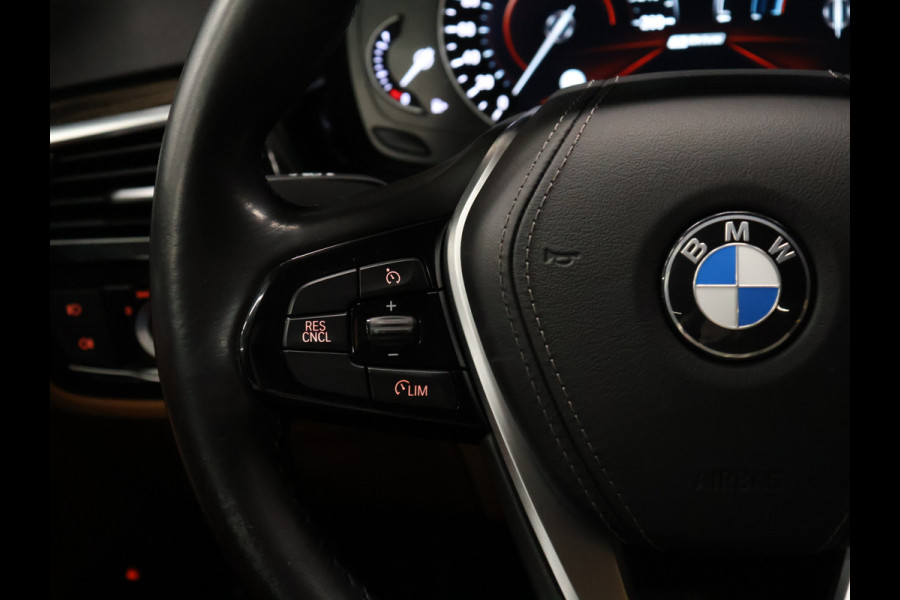BMW 5 Serie 530e iPerformance High Executive Edition [HEAD-UP, STOELVENTILATIE, MEMORY SEATS, STOELVERWARMING V+A, CAMERA, PDC 360, VOL LEDER, CRUISE, BLUETOOTH, CLIMATE, NIEUWSTAAT]
