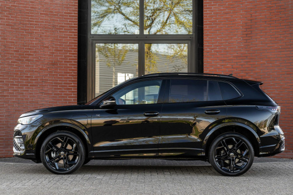 Volkswagen Tiguan 1.5 eHybrid R-Line Edition Black Style H/K Massage