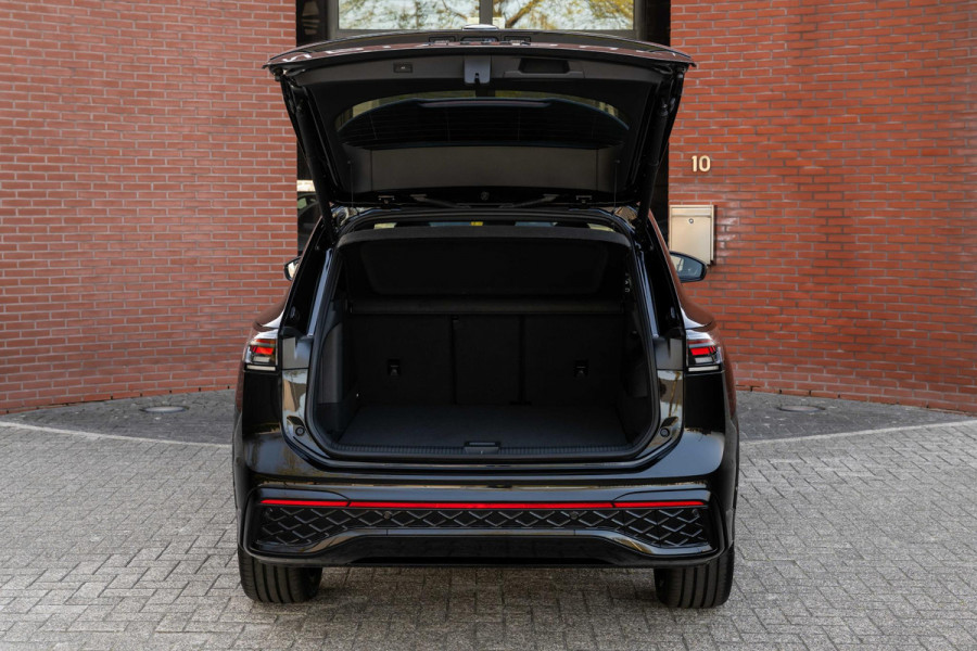 Volkswagen Tiguan 1.5 eHybrid R-Line Edition Black Style H/K Massage
