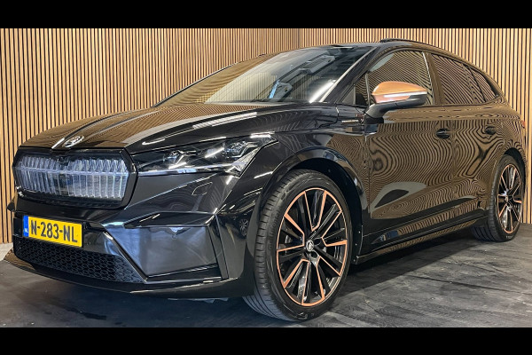 Škoda ENYAQ iV 80 Founders Edition Black|90% SOH|CRYSTAL FACE|LEDER|NAVI|CAMERA|STUURVERWARMING|NAP|NL-AUTO|1e EIGENAAR|INCL.BTW|