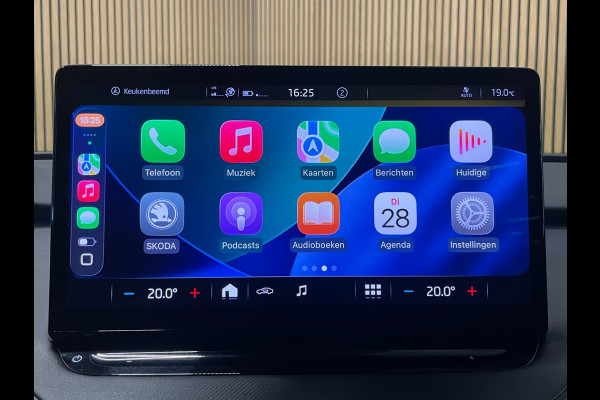 Škoda ENYAQ iV 80 Founders Edition Black|90% SOH|CRYSTAL FACE|LEDER|NAVI|CAMERA|STUURVERWARMING|NAP|NL-AUTO|1e EIGENAAR|INCL.BTW|