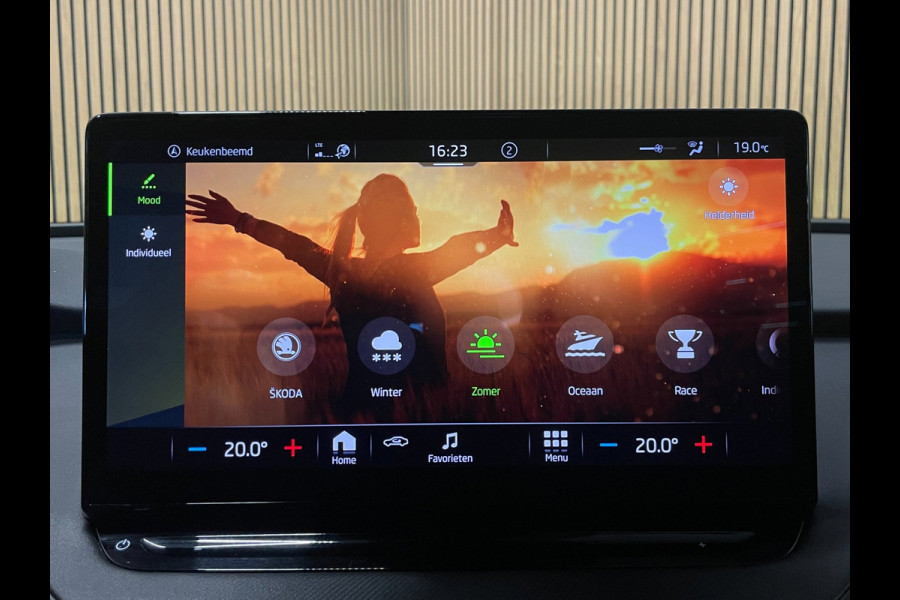 Škoda ENYAQ iV 80 Founders Edition Black|90% SOH|CRYSTAL FACE|LEDER|NAVI|CAMERA|STUURVERWARMING|NAP|NL-AUTO|1e EIGENAAR|INCL.BTW|