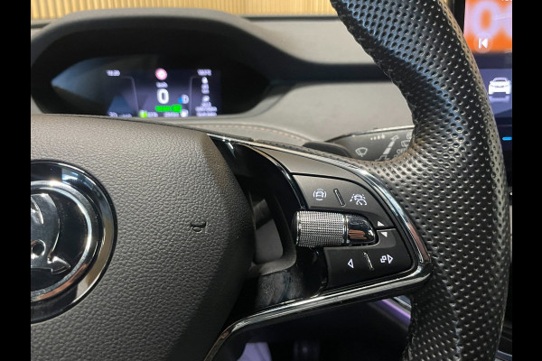 Škoda ENYAQ iV 80 Founders Edition Black|90% SOH|CRYSTAL FACE|LEDER|NAVI|CAMERA|STUURVERWARMING|NAP|NL-AUTO|1e EIGENAAR|INCL.BTW|