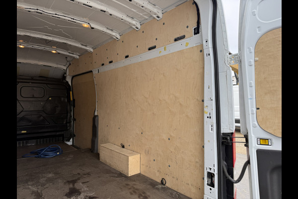 Ford E-Transit 68kWh 184PK L4H3 317km WLTP 93,9% (SOH) BEV Snelladen Carplay Climate control Laadkabel 360° camera Parkeersensoren voor achter Stoelverwarming