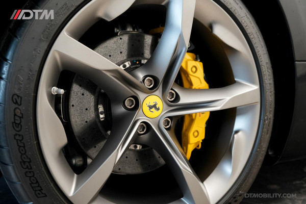 Ferrari SF90 Stradale 4.0 V8 | Assetto Fiorano | Daytona Racing seats |