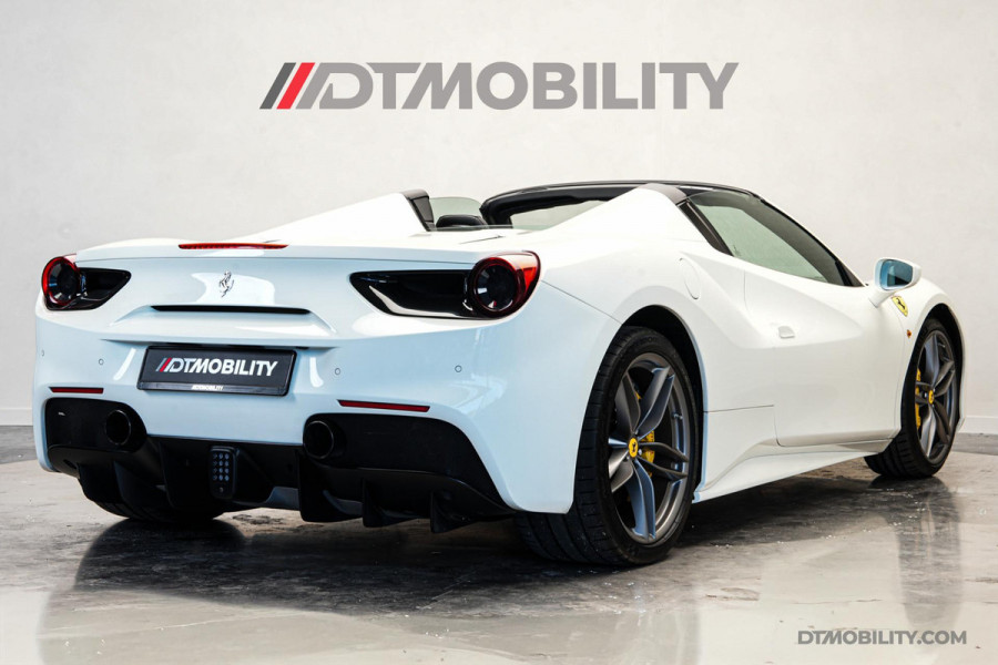 Ferrari 488 3.9 Spider HELE | Daytona Racing Seats | Passenger Display | Nose Lift |