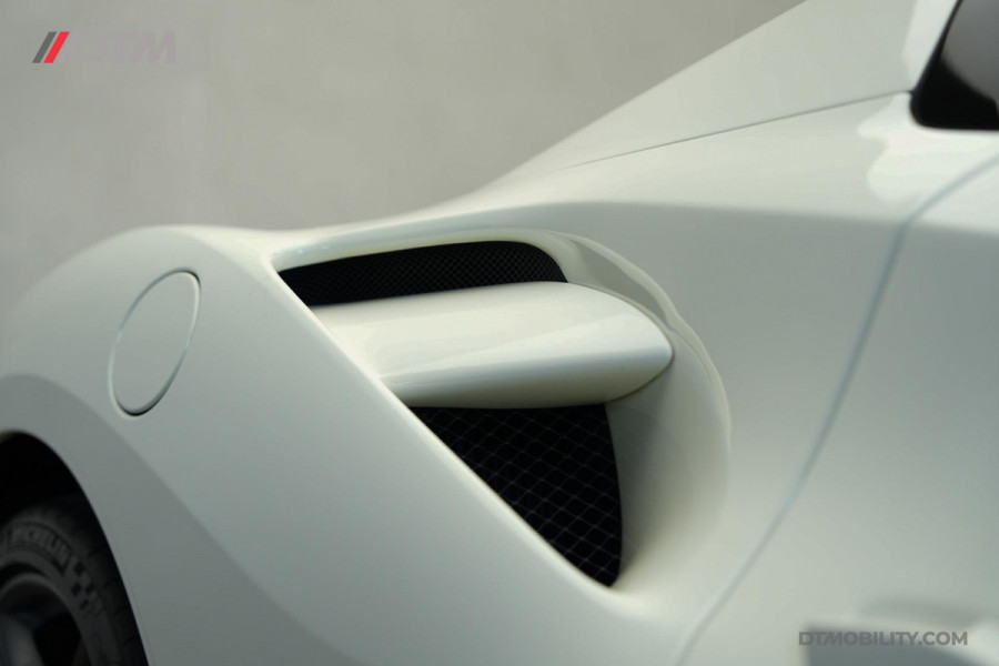 Ferrari 488 3.9 Spider HELE | Daytona Racing Seats | Passenger Display | Nose Lift |