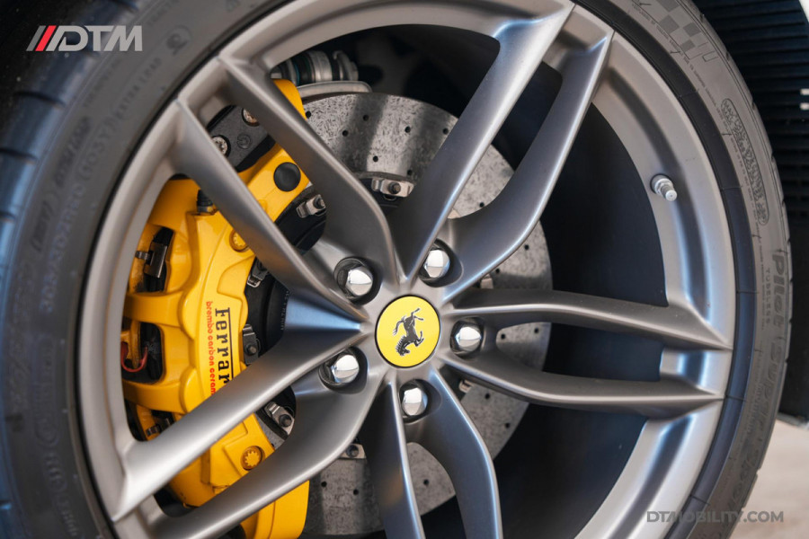 Ferrari 488 3.9 Spider HELE | Daytona Racing Seats | Passenger Display | Nose Lift |