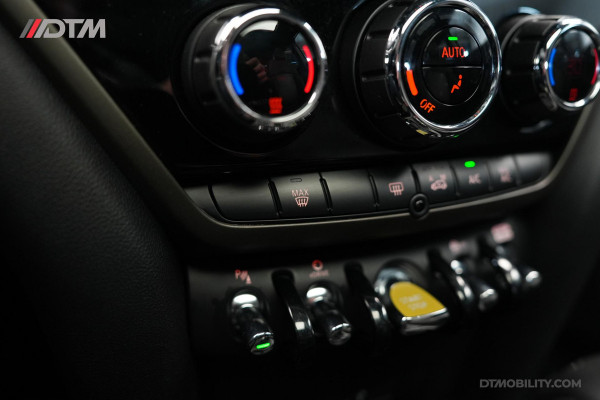 MINI Countryman Mini 2.0 Cooper S E ALL4 Northwood Edition | Panoramadak | Camera | Leder | Head-Up Display |