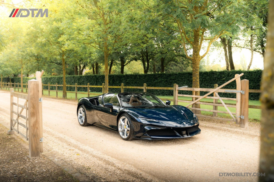 Ferrari SF90 Spider 4.0 V8 | Blu Pozzi | Daytona Seats Cioccolato |