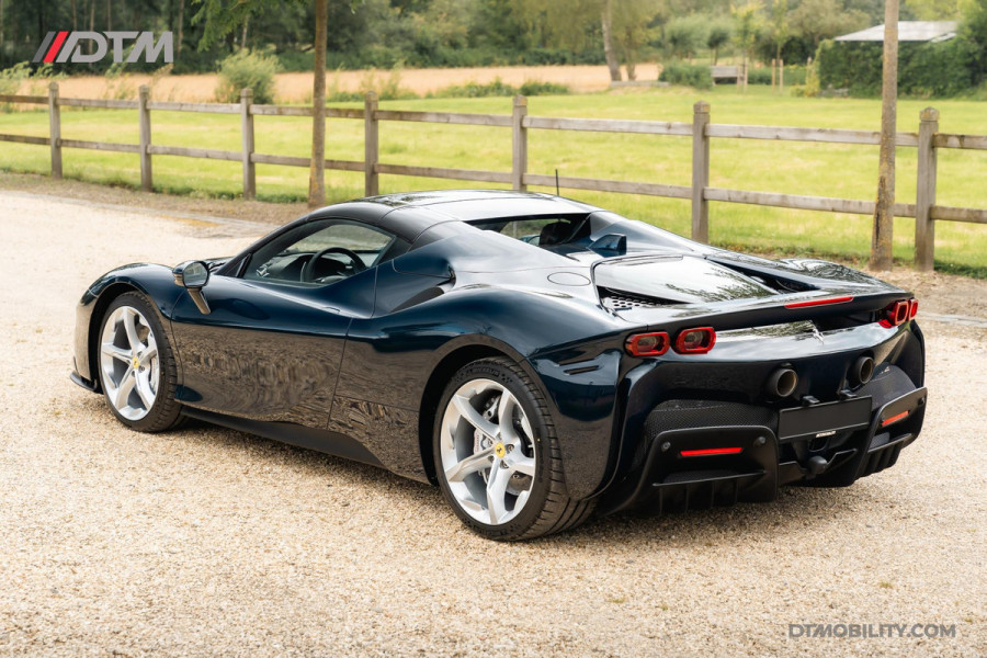 Ferrari SF90 Spider 4.0 V8 | Blu Pozzi | Daytona Seats Cioccolato |