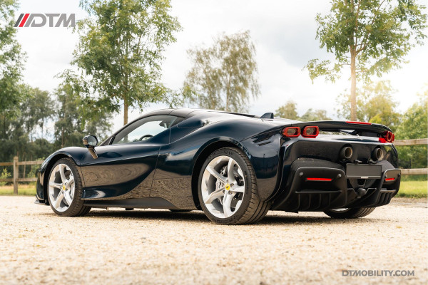 Ferrari SF90 Spider 4.0 V8 | Blu Pozzi | Daytona Seats Cioccolato |