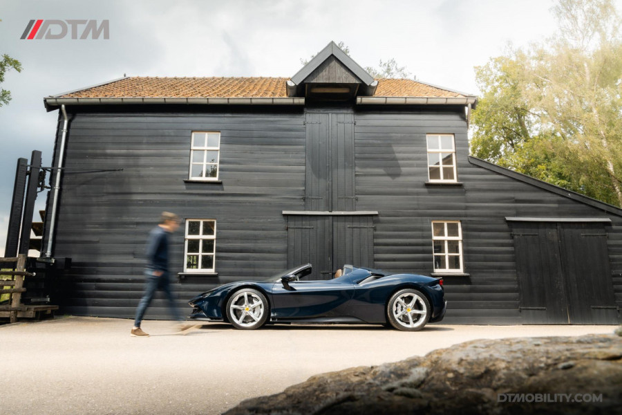 Ferrari SF90 Spider 4.0 V8 | Blu Pozzi | Daytona Seats Cioccolato |