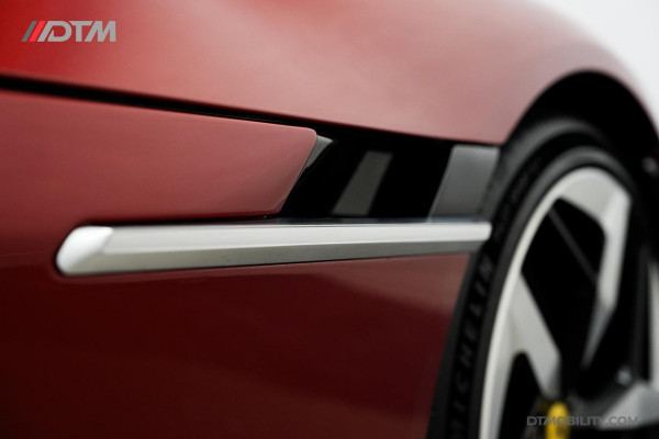 Ferrari 12Cilindri 6.5 V12 Rosso