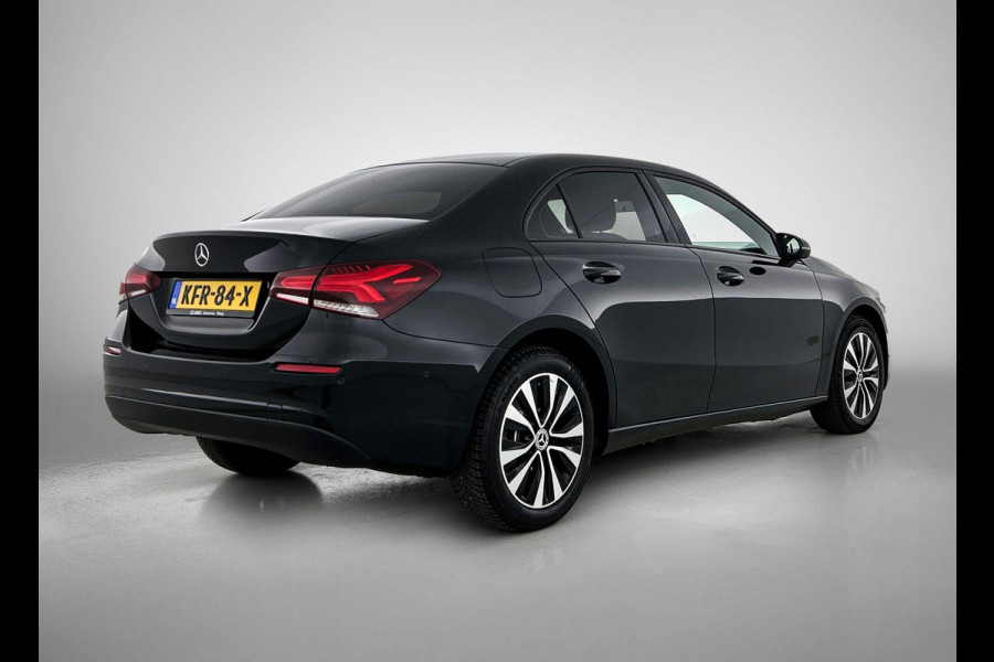 Mercedes-Benz A-Klasse 250 e Black Line WIDE-SCREEN | NAVI | STOF-LEDER