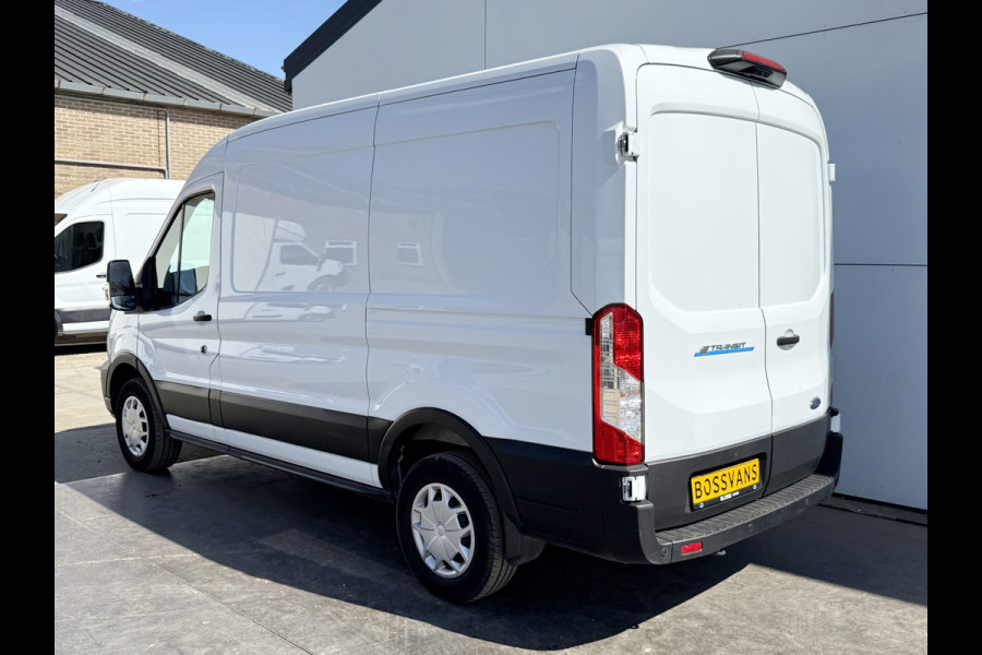 Ford E-Transit 68kWh 184PK L2H2 317km WLTP 97% (SOH) BEV Snelladen Camera Cruise control Climate control Carplay Navigatie Laadkabel Parkeersensoren