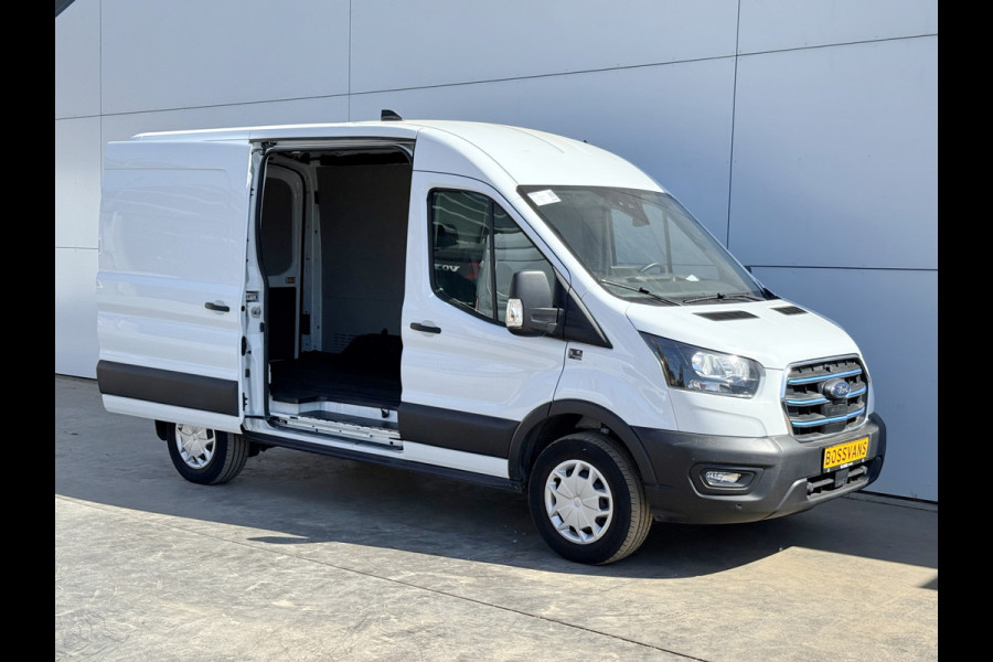 Ford E-Transit 68kWh 184PK L2H2 317km WLTP 97% (SOH) BEV Snelladen Camera Cruise control Climate control Carplay Navigatie Laadkabel Parkeersensoren
