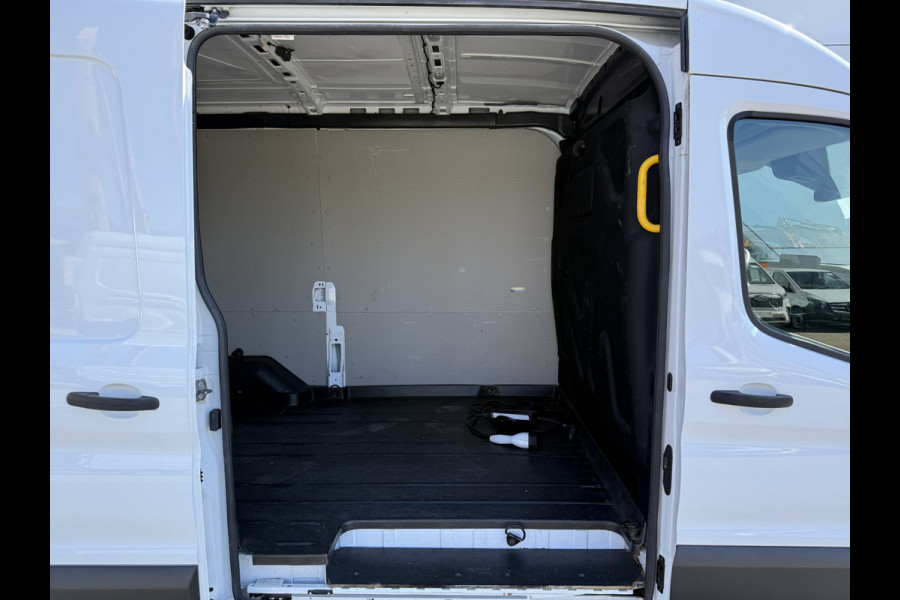 Ford E-Transit 68kWh 184PK L2H2 317km WLTP 97% (SOH) BEV Snelladen Camera Cruise control Climate control Carplay Navigatie Laadkabel Parkeersensoren