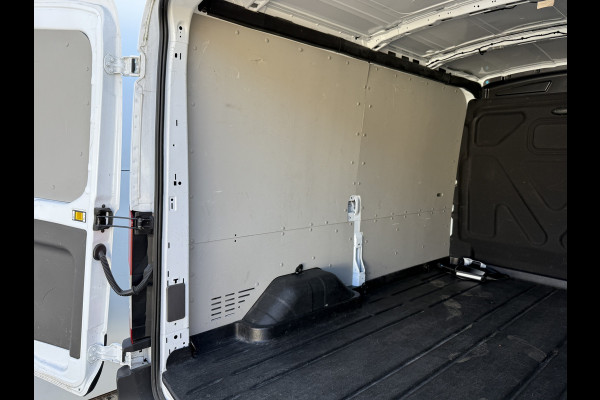 Ford E-Transit 68kWh 184PK L2H2 317km WLTP 97% (SOH) BEV Snelladen Camera Cruise control Climate control Carplay Navigatie Laadkabel Parkeersensoren