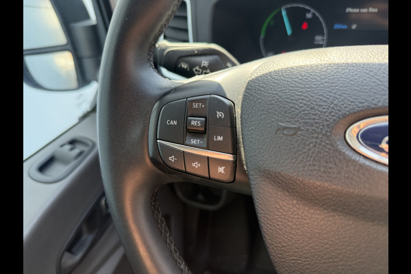 Ford E-Transit 68kWh 184PK L2H2 317km WLTP 97% (SOH) BEV Snelladen Camera Cruise control Climate control Carplay Navigatie Laadkabel Parkeersensoren