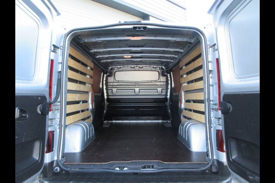 Renault Trafic 2.0 dCi L2, 131pk, LED, 2xSchuifdeur, Navigatie, 3-Zits.