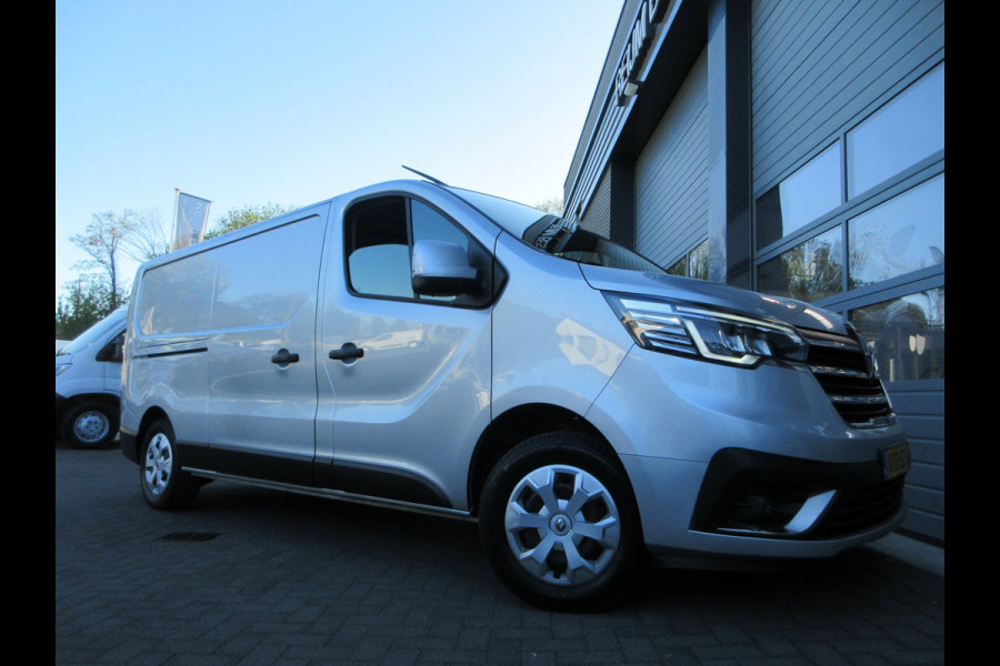 Renault Trafic 2.0 dCi L2, 131pk, LED, 2xSchuifdeur, Navigatie, 3-Zits.