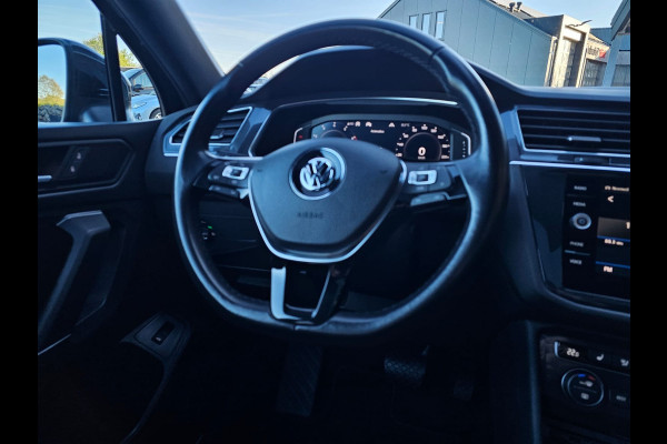 Volkswagen Tiguan Allspace 1.5 TSI Highline Business R-line 7p. | LED | Pano | Trekhaak | Leder | Stoelverwarming | Camera | ACC | App-connect | All-seasons | Vol |