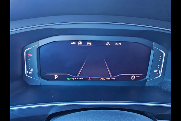 Volkswagen Tiguan Allspace 1.5 TSI Highline Business R-line 7p. | LED | Pano | Trekhaak | Leder | Stoelverwarming | Camera | ACC | App-connect | All-seasons | Vol |