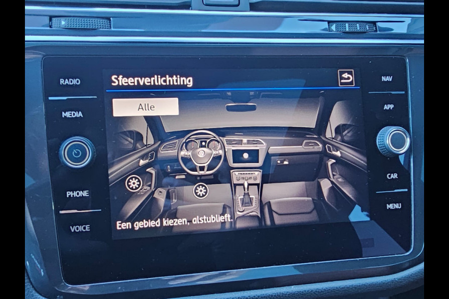 Volkswagen Tiguan Allspace 1.5 TSI Highline Business R-line 7p. | LED | Pano | Trekhaak | Leder | Stoelverwarming | Camera | ACC | App-connect | All-seasons | Vol |