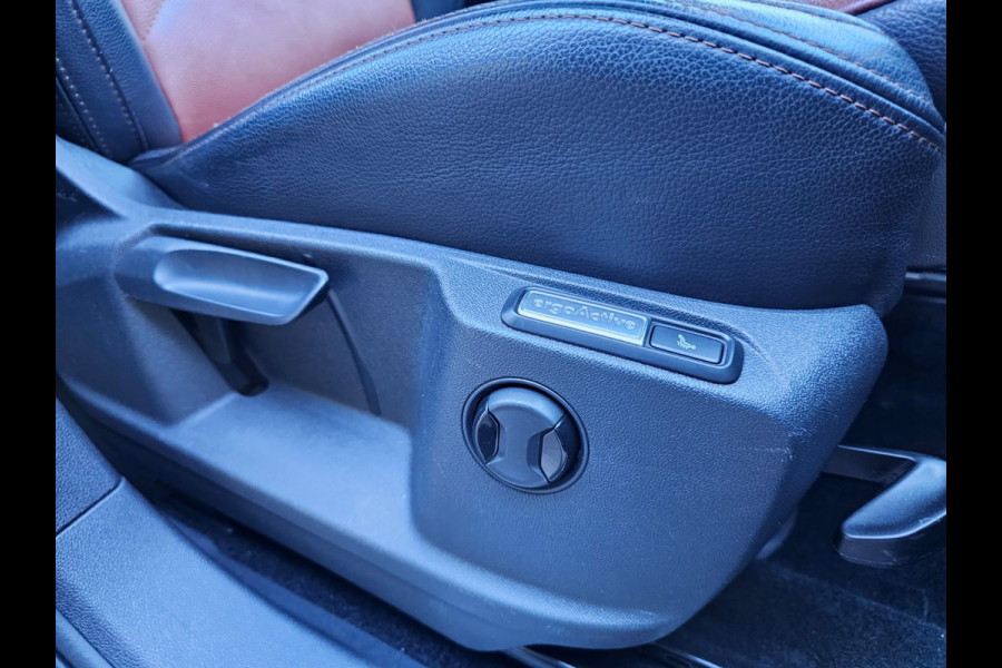 Volkswagen Tiguan Allspace 1.5 TSI Highline Business R-line 7p. | LED | Pano | Trekhaak | Leder | Stoelverwarming | Camera | ACC | App-connect | All-seasons | Vol |