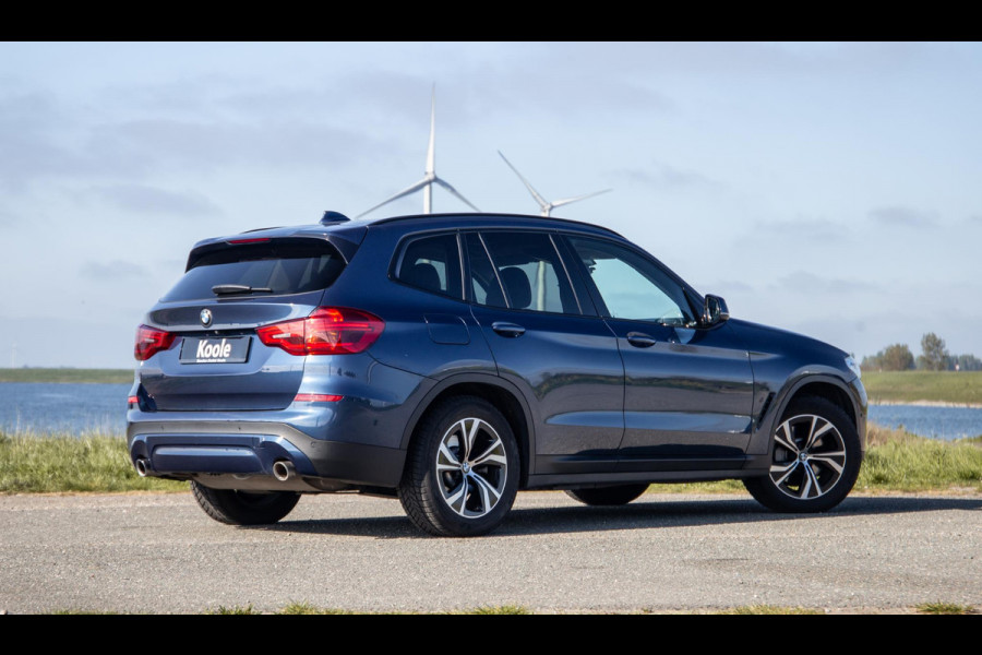 BMW X3 xDrive30e Executive BLACK LINE / PANORAMA DAK / CARPLAY / LEER / STOELVERWARMING / CAMERA